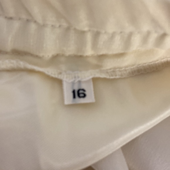 Lisa Michaels Cream color blazer skirt set size 16 - Picture 6 of 9